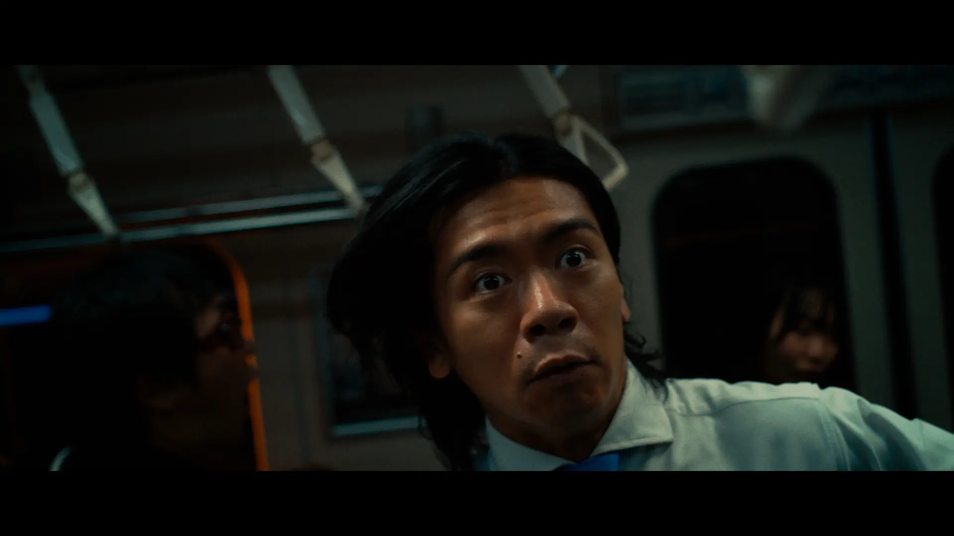 漫才ネタ『つり革』が映画化!?されたようなCMが完成 『M-1グランプリ